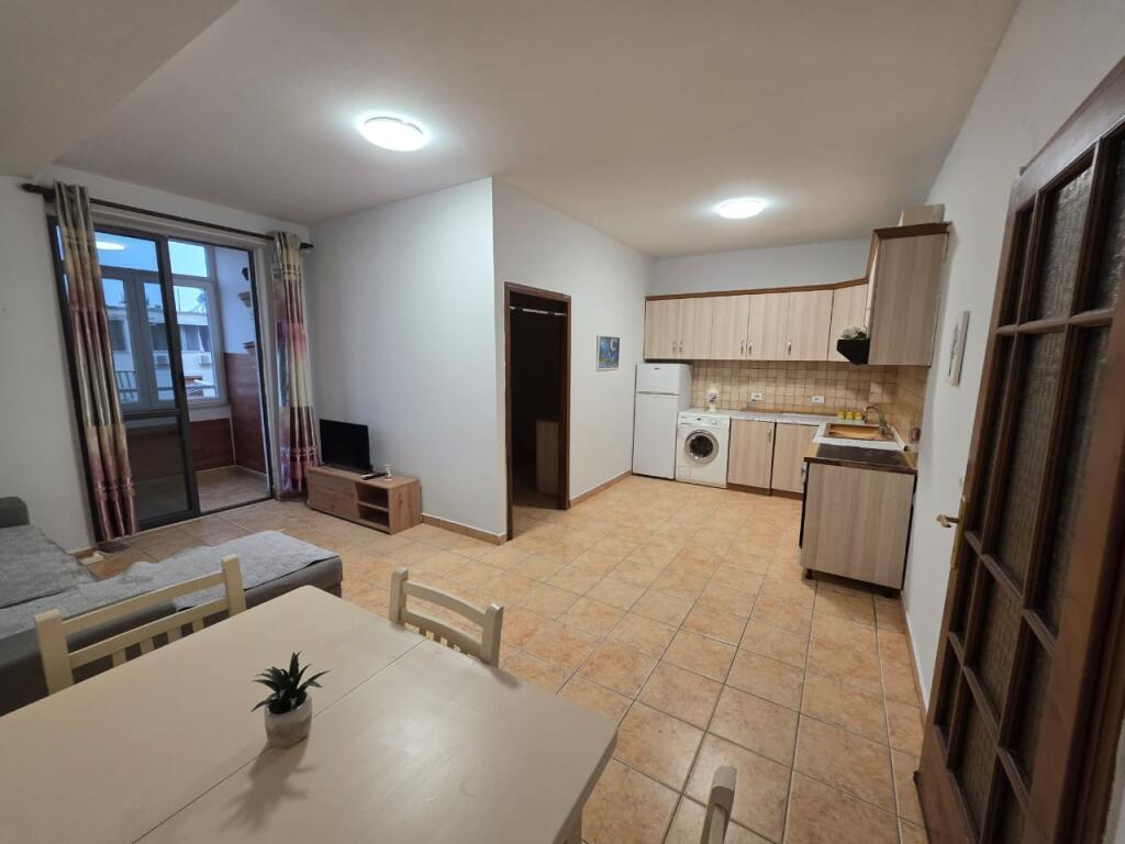 Appartamento 1+1 in Affitto a Myslym Shyri, Tirana