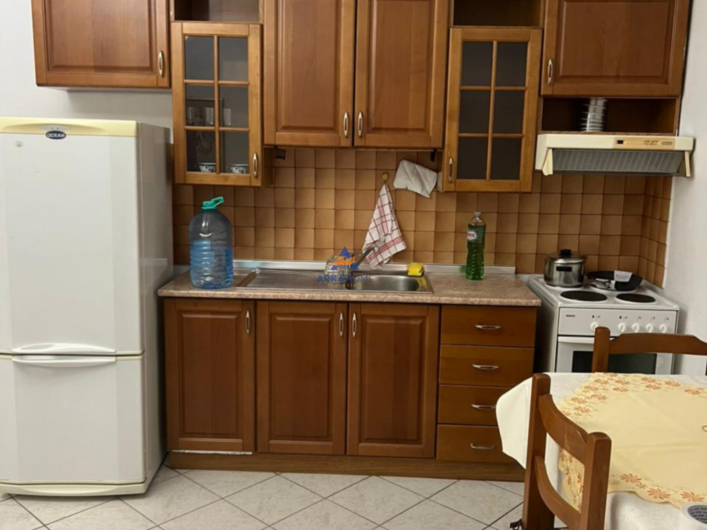 JEPET ME QERA APARTMAMENT 2+1+BALLKON TE" BRRYLI" 50000 LEKE