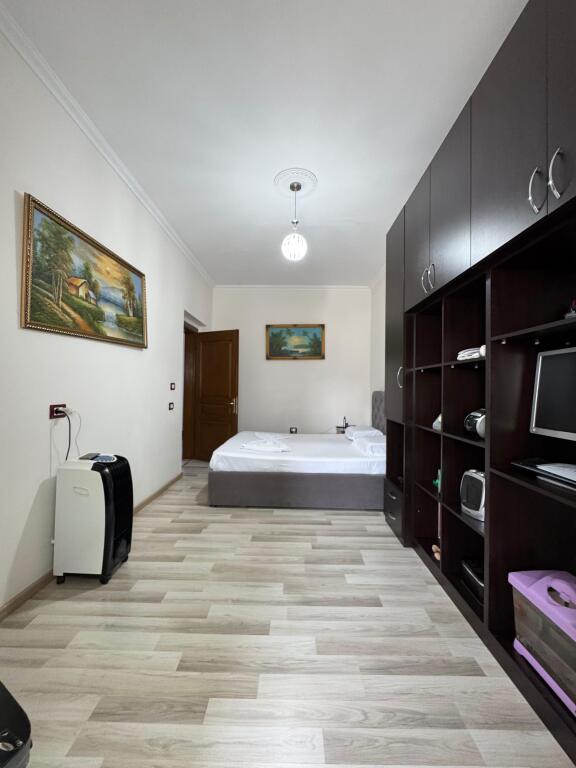 Shitet apartament 2+1 Don Bosco