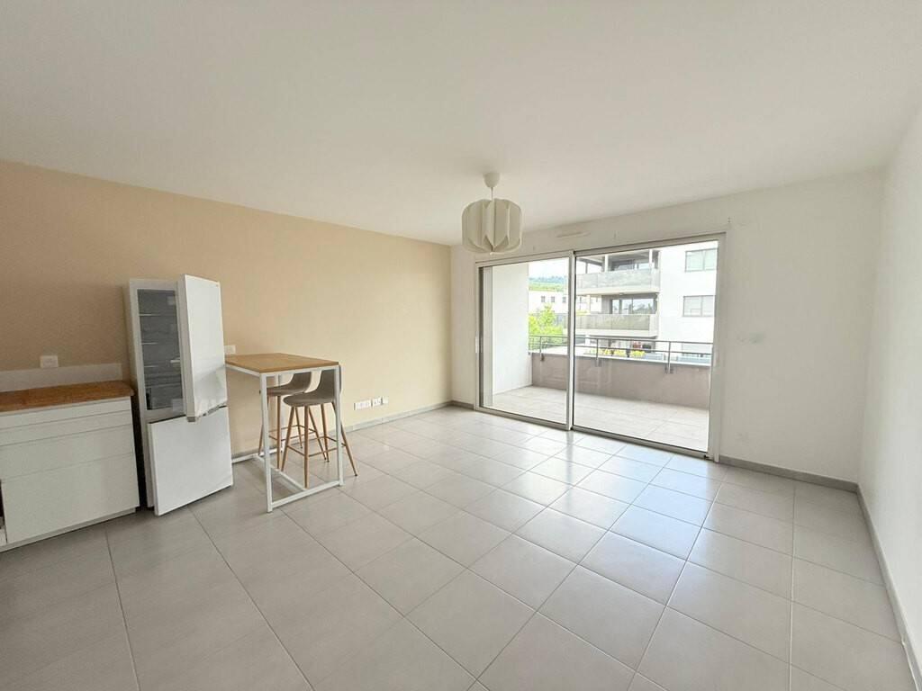 Apartment/Papafingo For Rent 4+1+3 At Dry Lake (ID B230148) Tirana