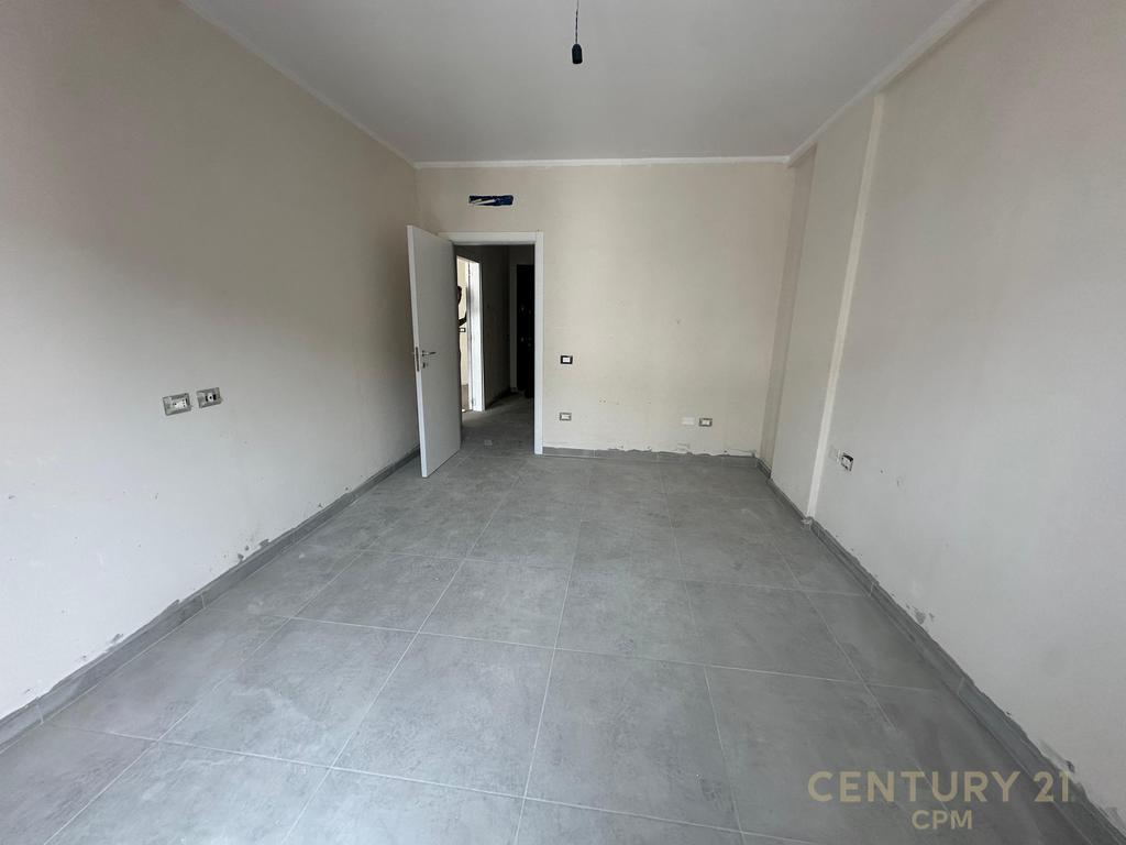 SHESIM APARTAMENT 1+1 TEK MET INVEST,LIQENI I THATE!