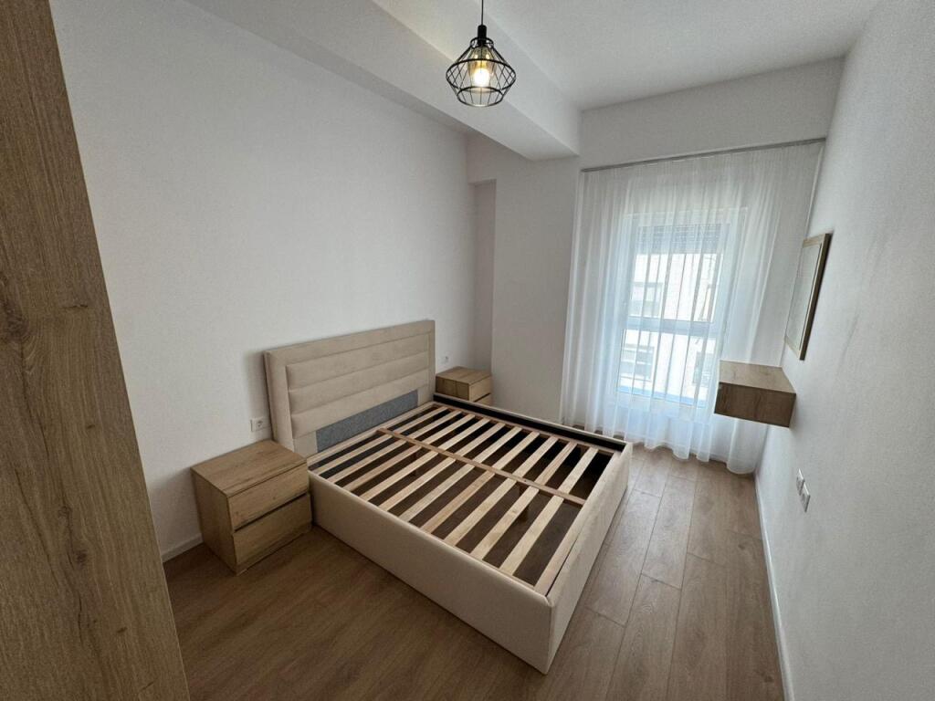 Jepet me qera Apartament 1+1  Adresa : Ali Demi Kompleksi Kaimi  I mobiluar  Kati 4  Cmimi 400€ ne muaj