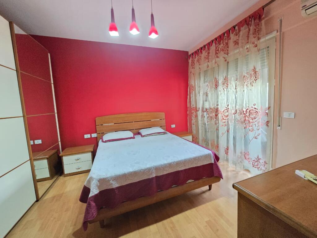 Apartament me Qira 2+1+2 te Kristal Center Komuna e Parisit