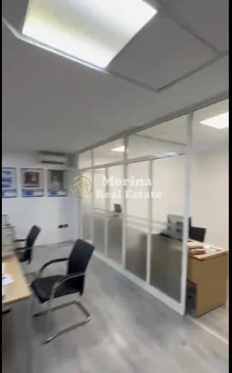 Shitje, Ambient Biznesi, ne Bllok, Cmimi 325000 Euro.