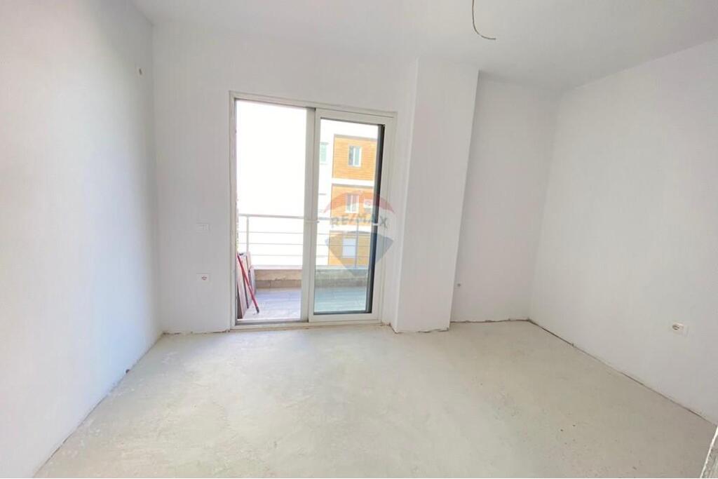 SHITET, APARTAMENT 2+1, FRESKU. !