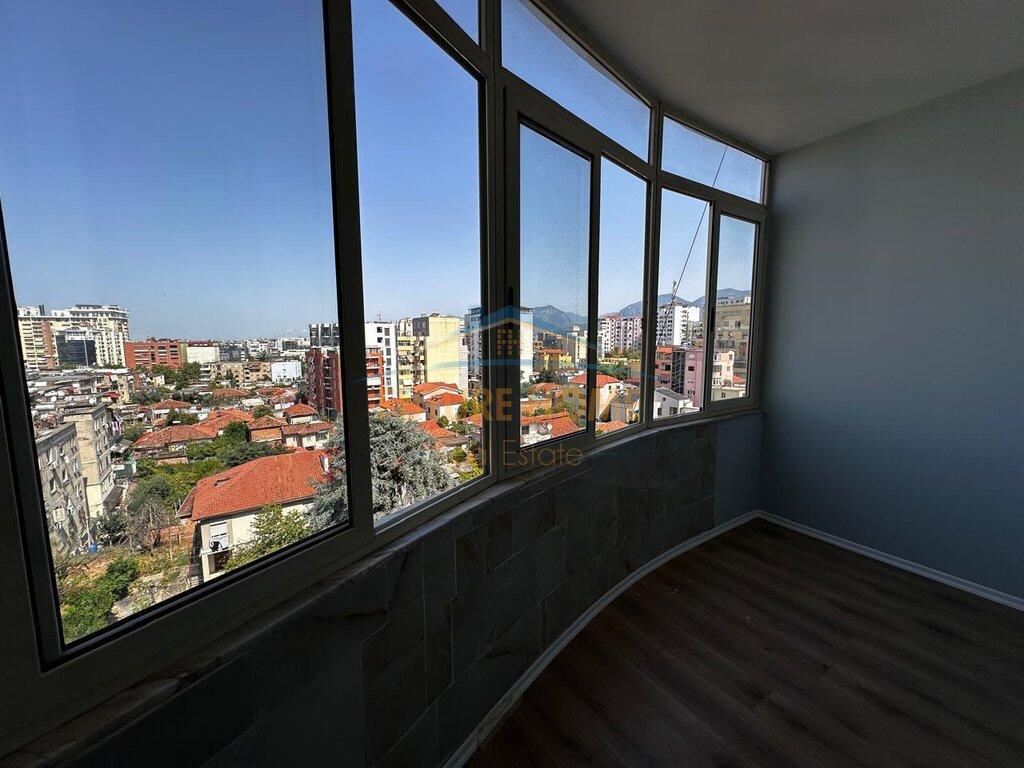 Shitet,Apartament 1+1,Rruga Fortuzi,Tirane