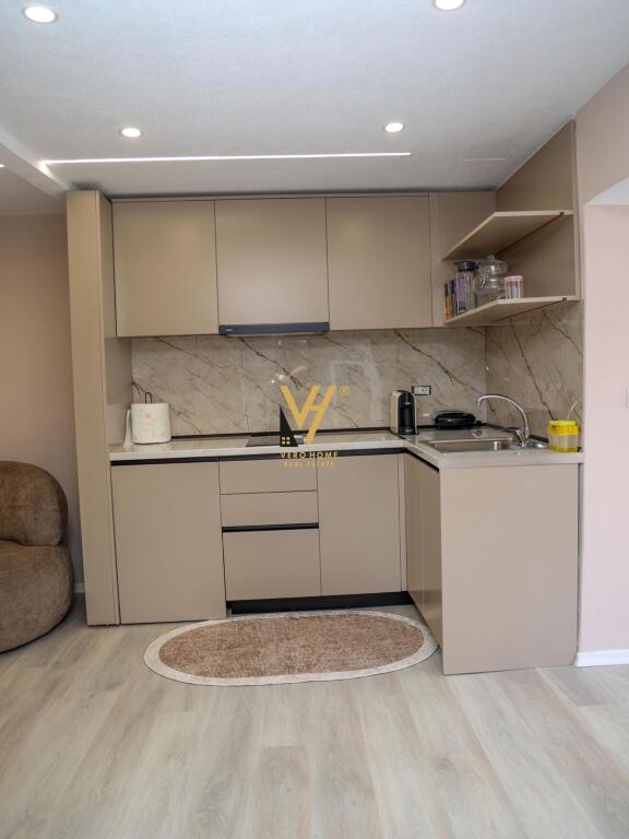 JEPET SHTEPI 2 KATSHE PRIVATE ME QIRA NE QENDER 1.200 EURO