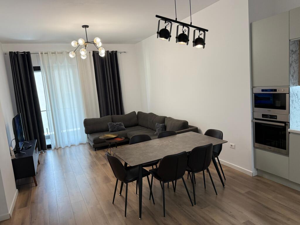 Apartment me qera 2+1+2+parkim Tek Kompleksi Square 21