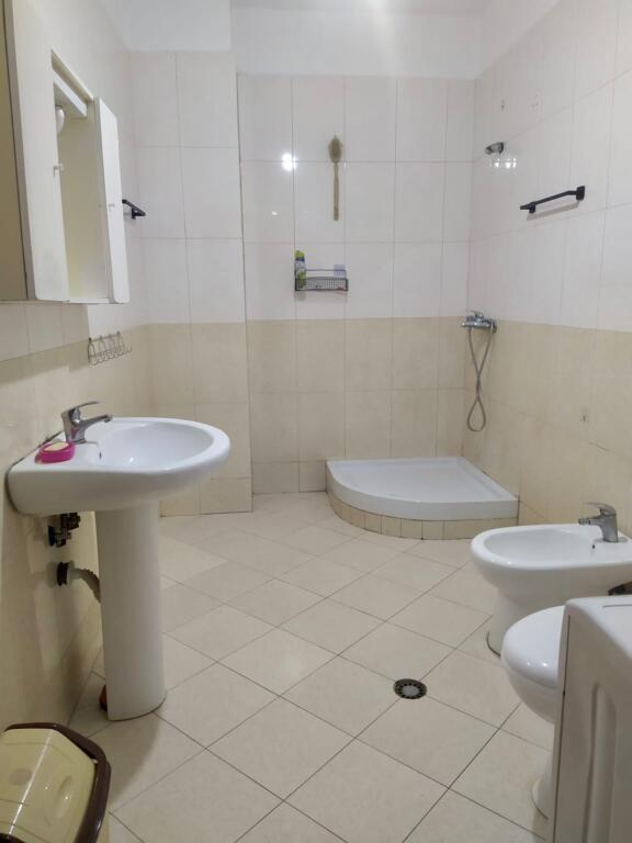 📣 QERA Apartament 1+1, Rruga "Riza Cerova"