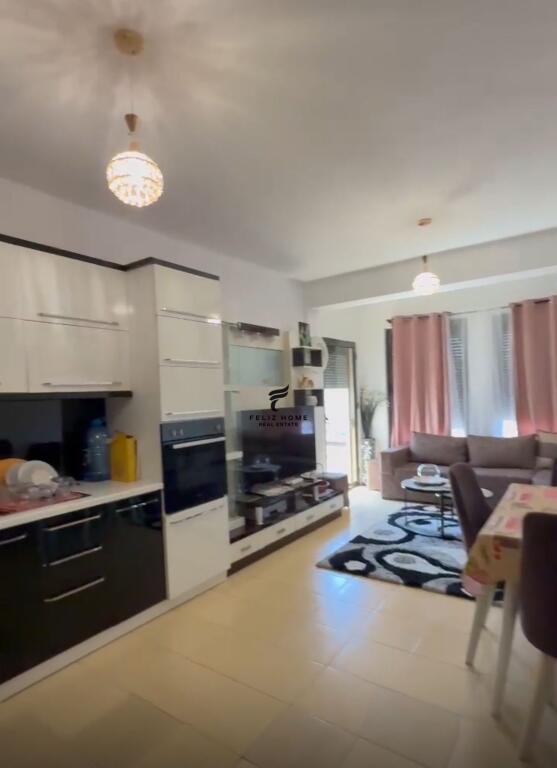APARTAMENT ME QERA 1+1 YZBERISHT 450 EURO