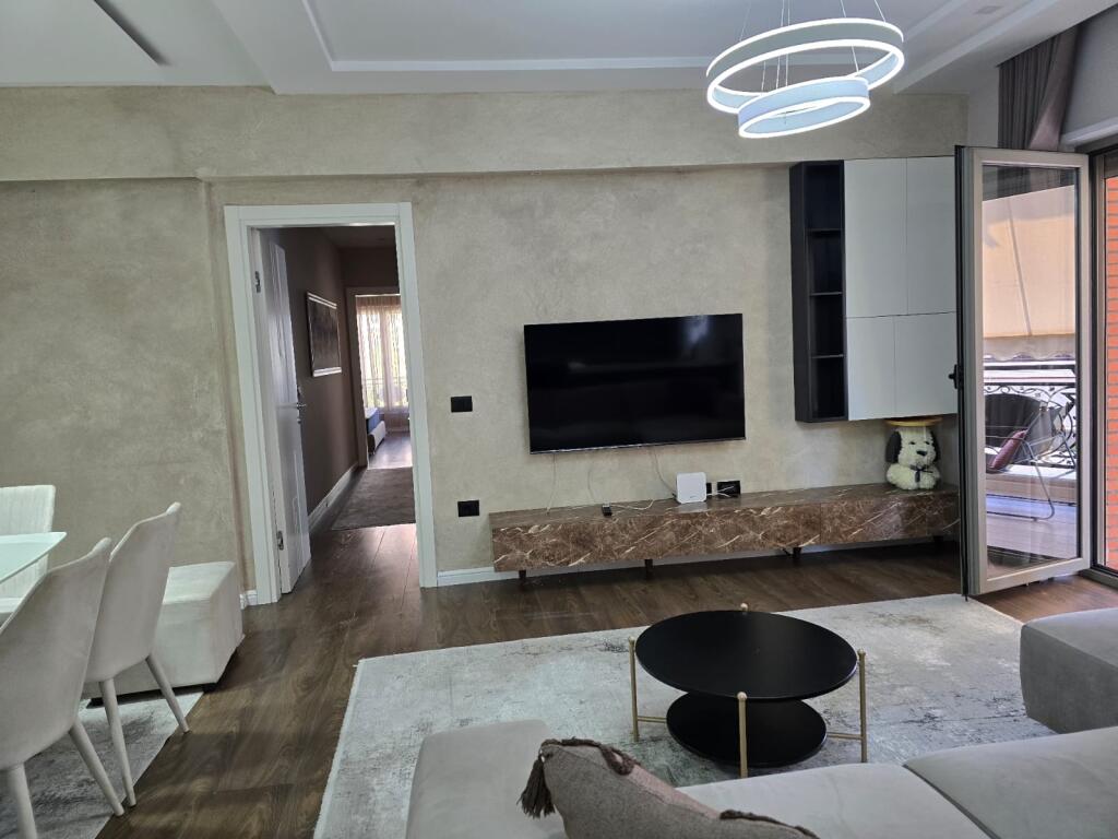 APARTAMENT 3+1 ME QIRA TEK KOMPLEKSI DELIJORGJI