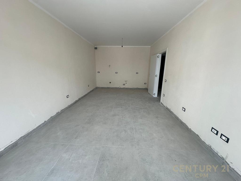 SHESIM APARTAMENT 1+1 TEK MET INVEST,LIQENI I THATE!