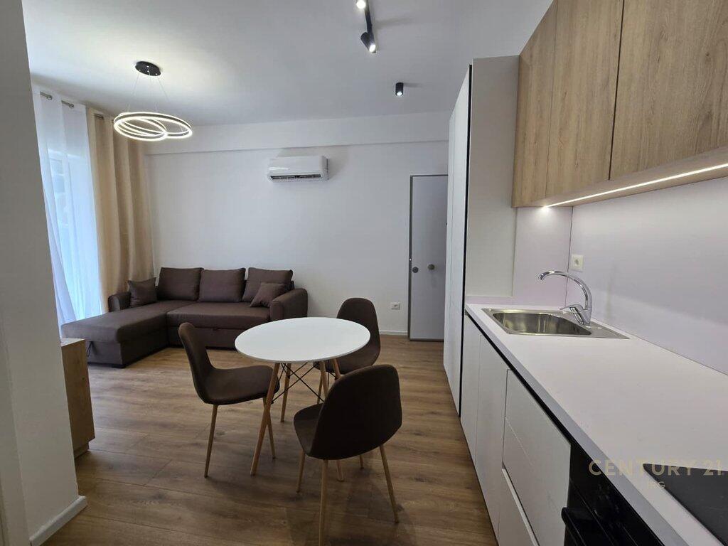 In the Fresku area, a 1+1 apartment is for rent in the Kontakt complex