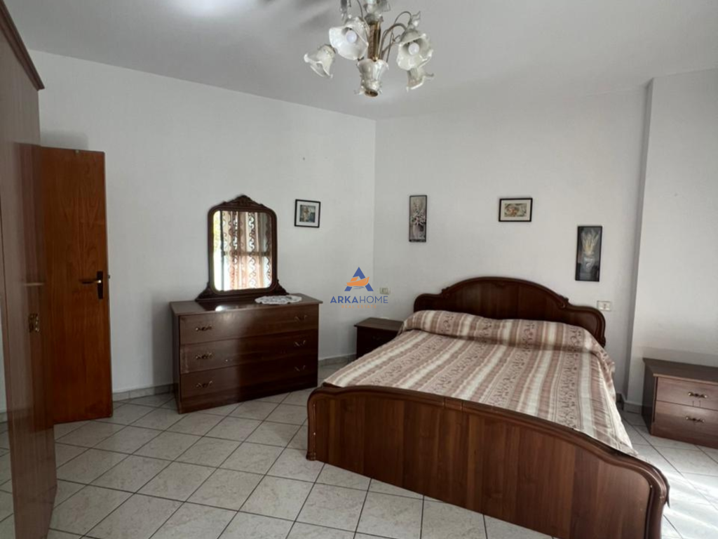 JEPET ME QERA APARTMAMENT 2+1+BALLKON TE" BRRYLI" 50000 LEKE