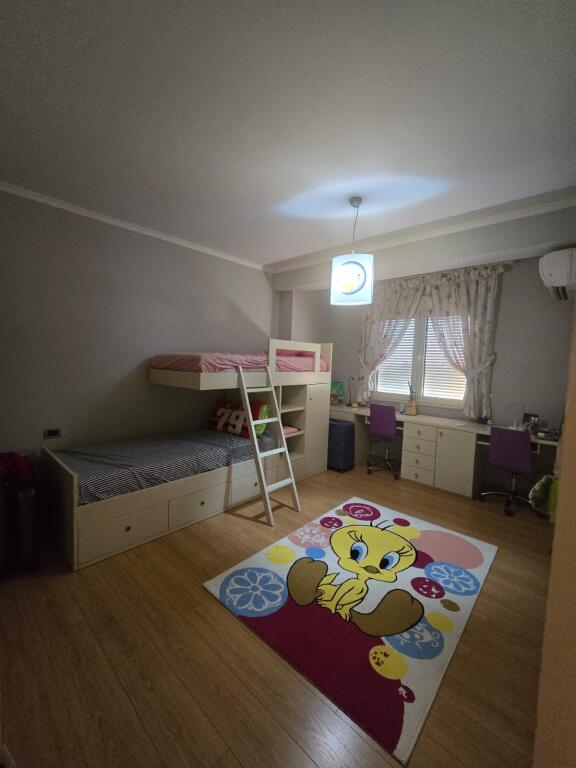 🏡 Apartament 2+1+2 për Qira – Rruga Riza Cerova, pranë Kryqëzimit me “4 Dëshmorët”