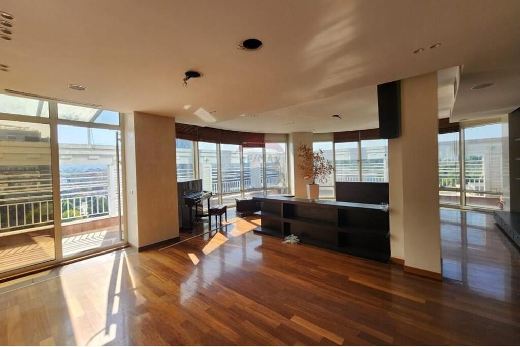 Office for rent near the presidency, at the Garda!