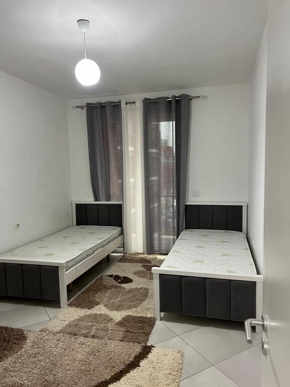 Jepet Me Qera Apartament 2+1+1 Ballkon