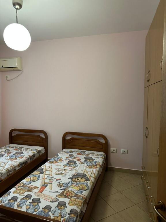 Jepet apartament 2+1+2tualete +3 Ballkone Astir