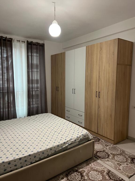 Jepet Me Qera Apartament 2+1+1 Ballkon