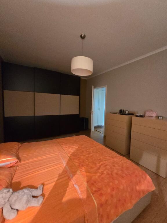 🏡 Apartament 2+1+2 për Qira – Rruga Riza Cerova, pranë Kryqëzimit me “4 Dëshmorët”