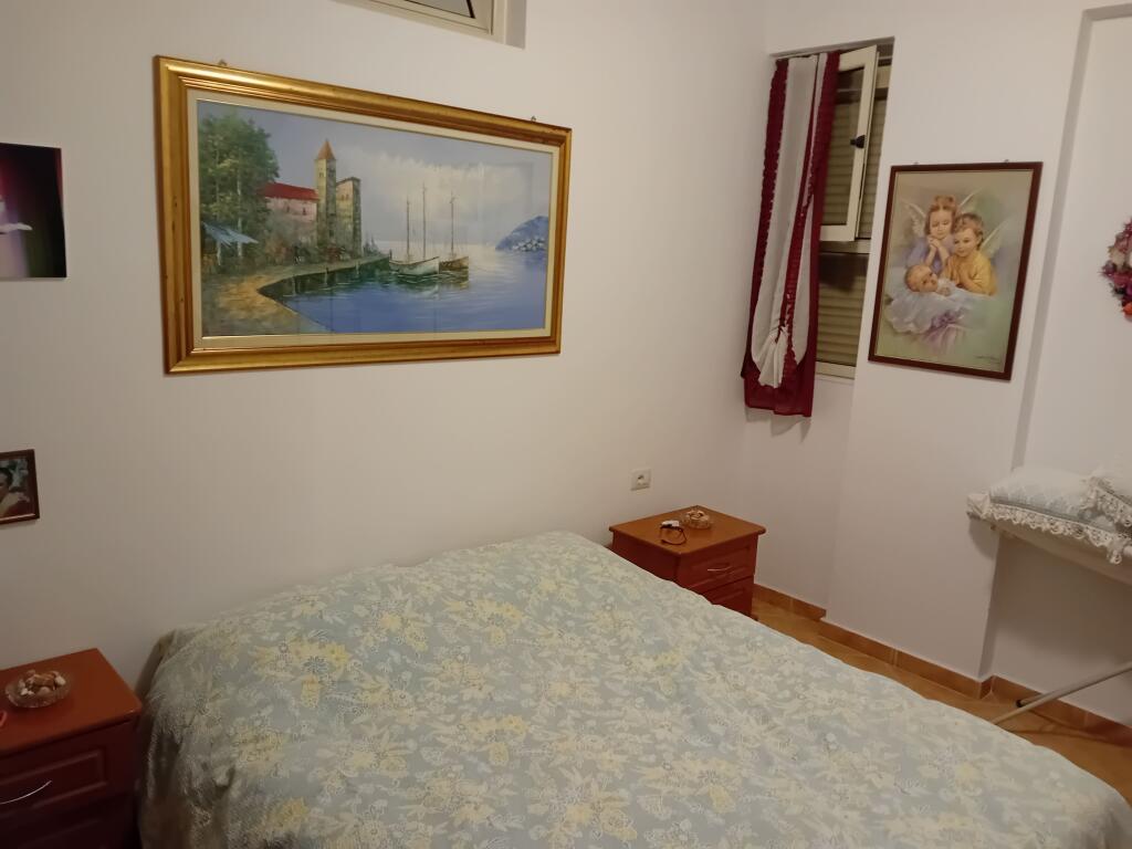 Vlore, rent 2+1 apartment +Balcony Floor 1, 84 m 400 € (Albano and Romina Area, Pavarsia Neighborhood)