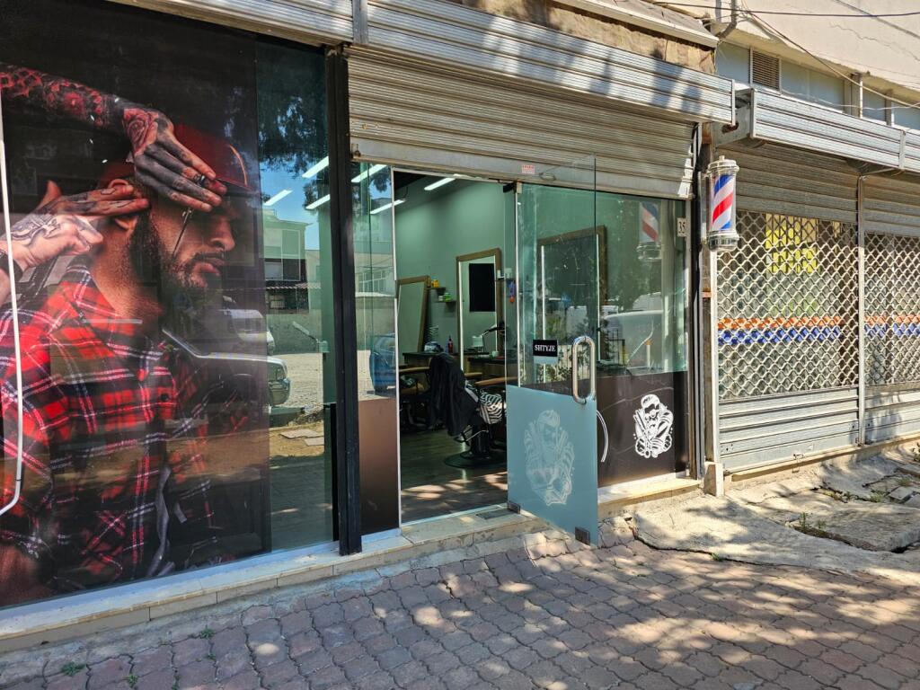 Jepet me Qira Ambjent Biznesi | Don Bosko 🔹 I përshtatshëm për / barber shop