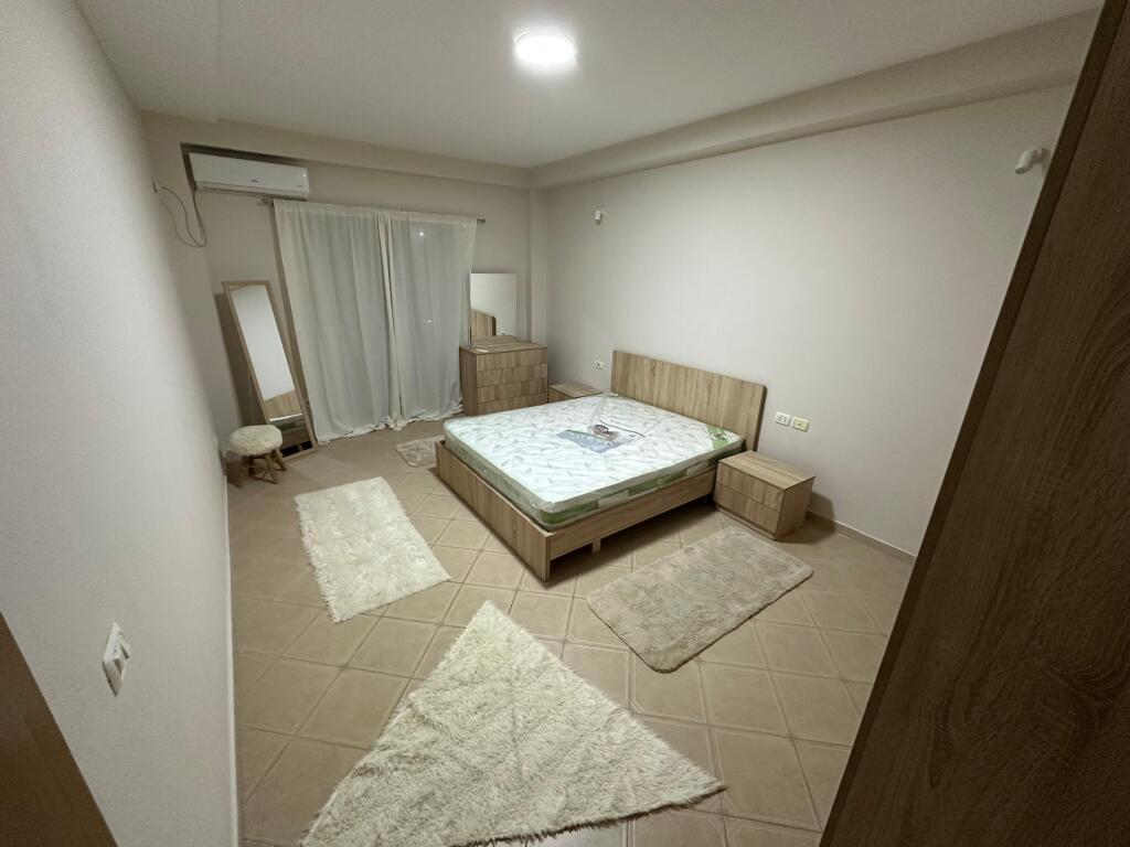 Apartament me qera 2+1