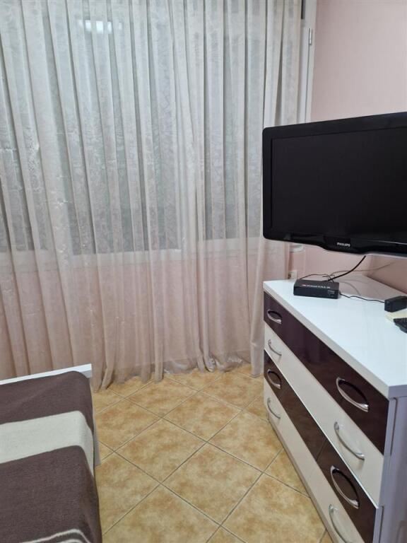 Jepet me qera  Apartament  3+1+2  tek Zogu i Zi  