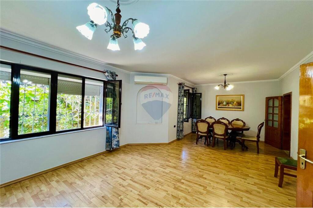 VILLA FOR RENT IN SAUK !