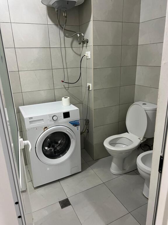 Jepet Me Qera Apartament 2+1+1 Ballkon
