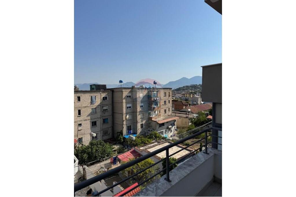 Apartament 2+1 per qira