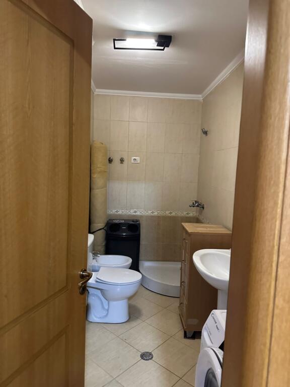 Jepet apartament 2+1+2tualete +3 Ballkone Astir