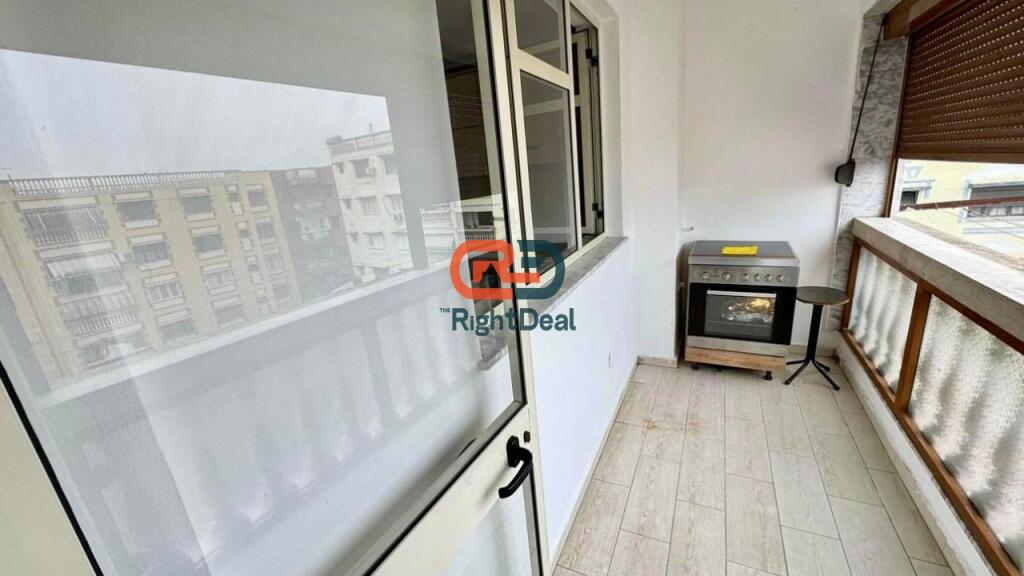 Tek Kompleksi Malajzian, Jepet Me Qira Apartament 2+1, I Mobiluar Me Planimetri Te Rregullt!!
