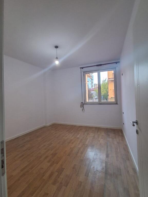 2+1 apartment for rent near Ismail Qemali school