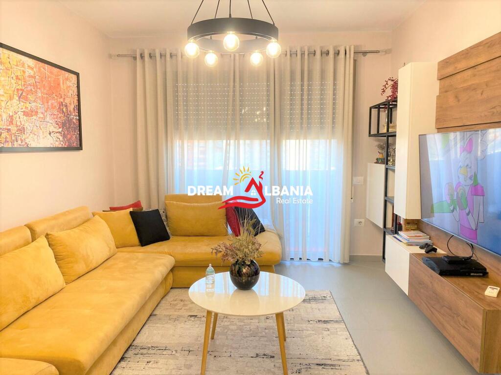 Super Apartament 1+1+2 Ballkone+Depo me Qera tek Stadiumi Dinamo ne Tirane (ID 4211948)