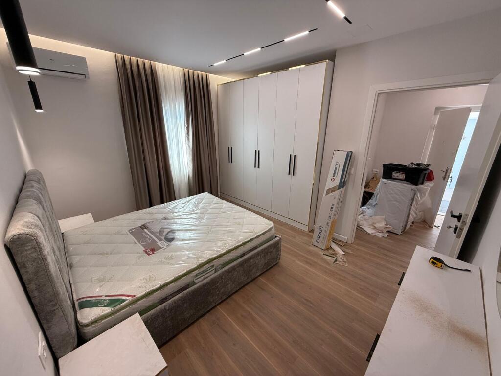 🏡 Shitet 2+1 + verandë 📍 Kinostudio – Myslym Keta💶 125,000 €