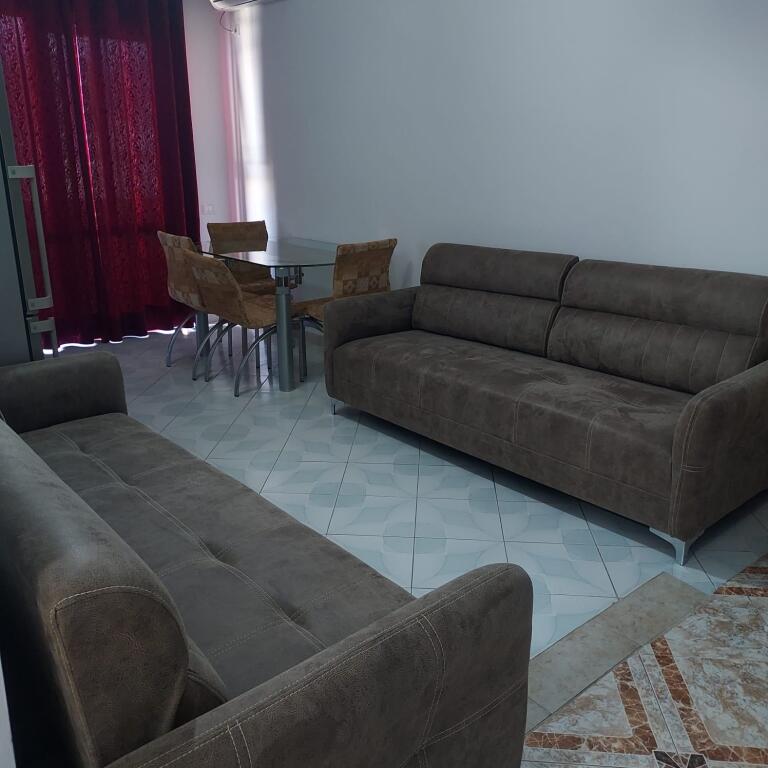 Apartment me qera