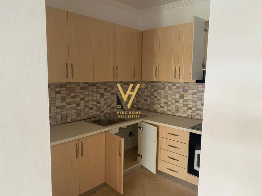 JEPET ZYRE 90 M2 ME QIRA TE PAZARI I RI 500 EURO