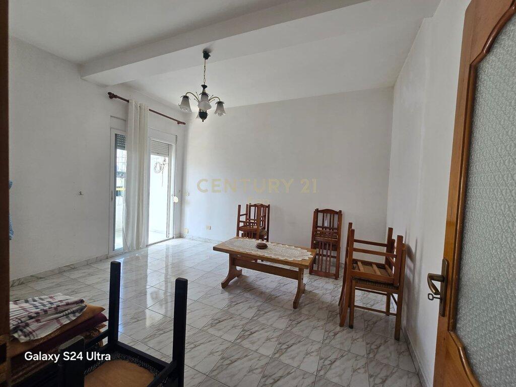 Apartment 3+1+2 with Garage for Rent in Durres !