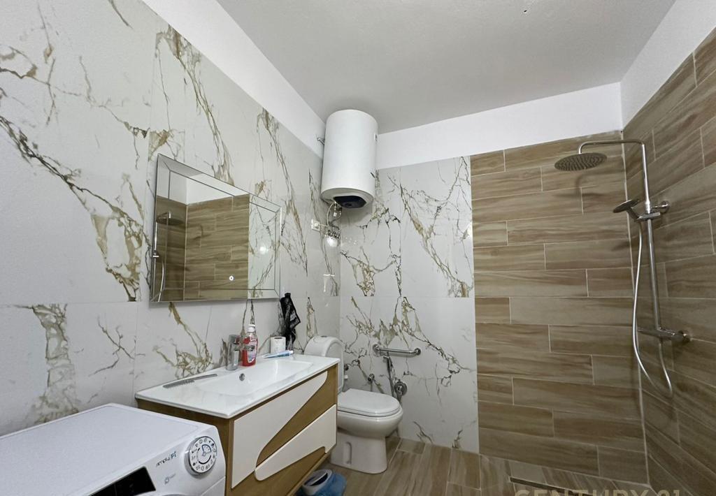 Apartament 2+1+2 për Qira – Liqeni i Tiranës | 1,100€/muaj
