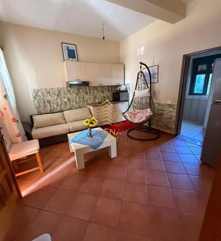Qira, Apartament 2+1+Blk, Astir, 450 Euro/muaj