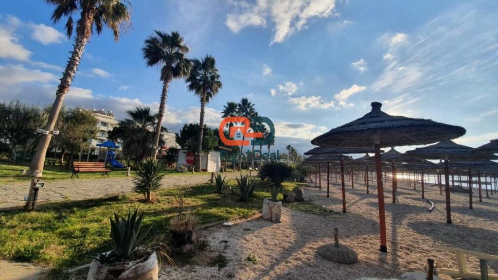 Occasione, Vicino al Marina di Orikum, Monolocale Arredato in Vendita, Prima Linea sul Mare !