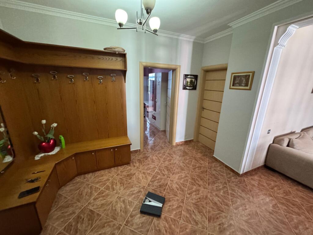 Apartament me qera 2+1+2 Ish Nesheraku