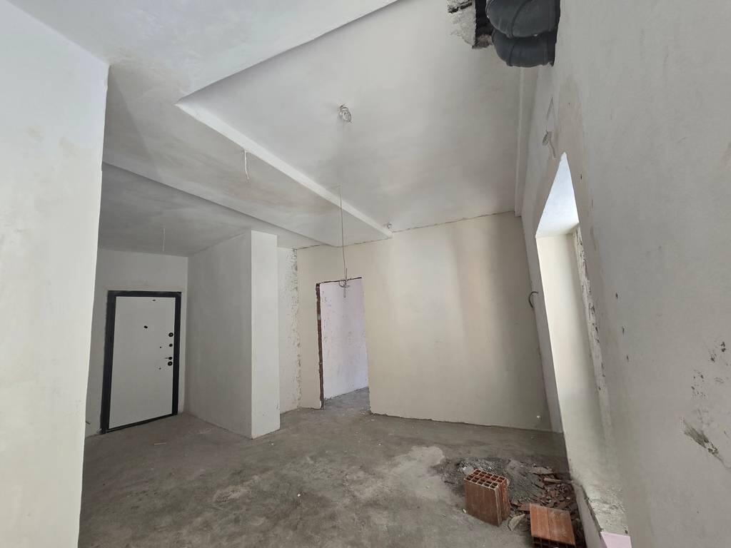VENDESI APPARTAMENTO 1+1 SCUOLA ROSSA 150.000 €
