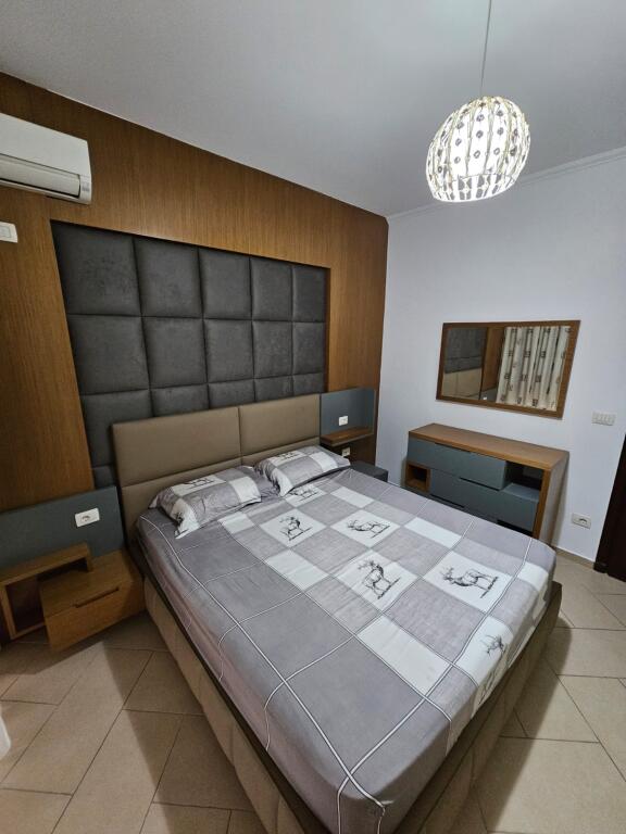 apartament 2+1 me qira tek Liqeni i Thate