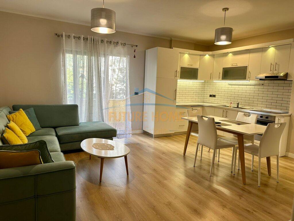Qera, Apartament 1+1, prane Square 21, Tirane.