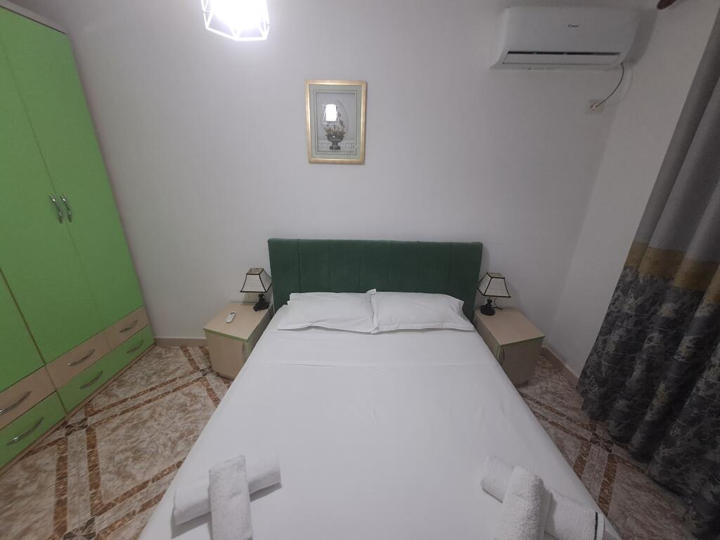Apartment me qera