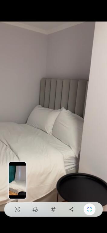 Jepet me qera 2+1 dubleks mobiluar 55000 lek mbrapa Ambasada Ambasada