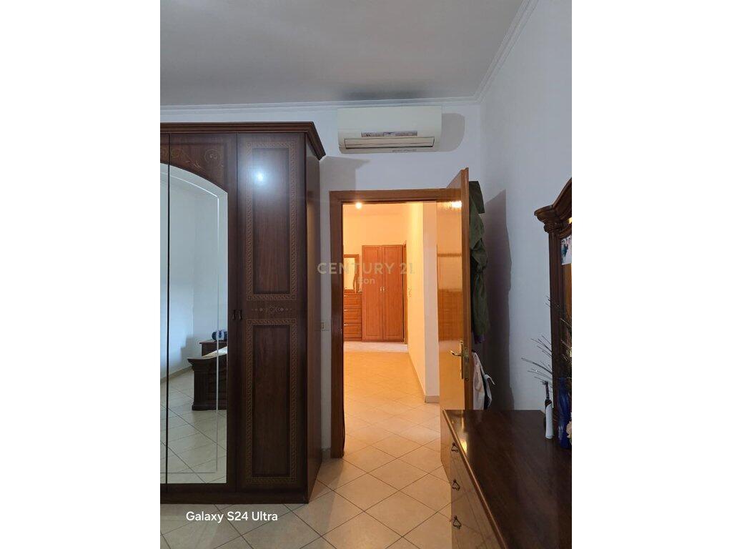 2+1 Apartment with Garage for Rent in the Center !
