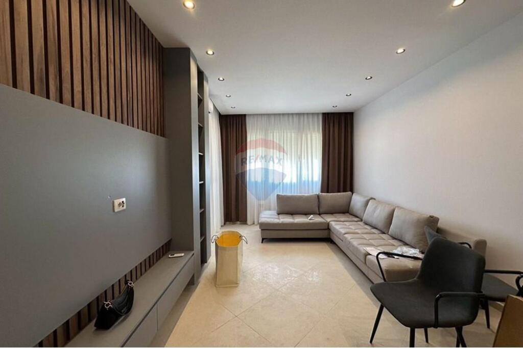 Apartament 2+1+2 tualete, ne Astir, prane Well.